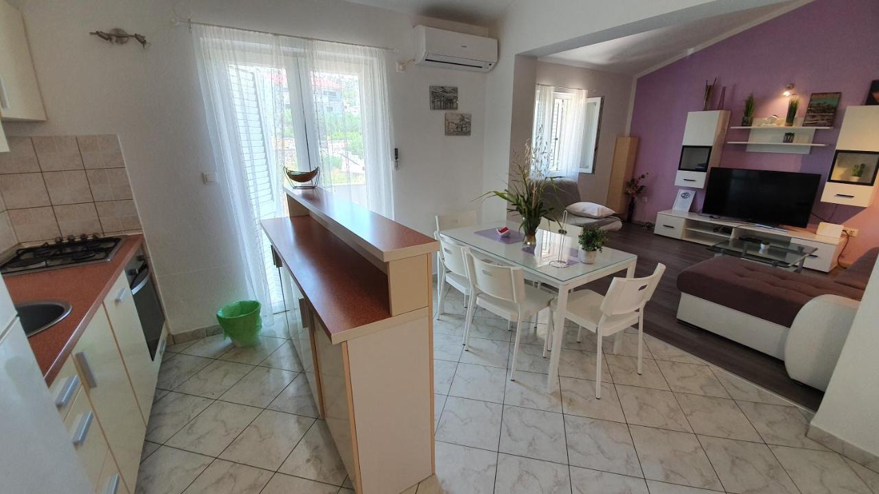 Apartments Miki Pag Town Exterior photo