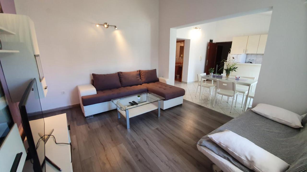 Apartments Miki Pag Town Exterior photo