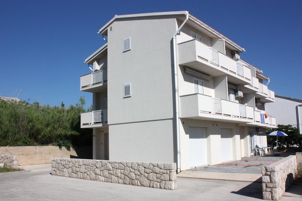 Apartments Miki Pag Town Exterior photo